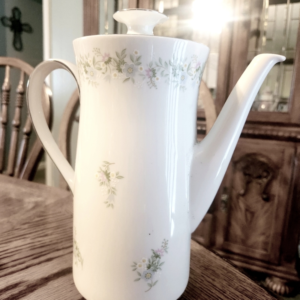Vintage tea/coffee kettle